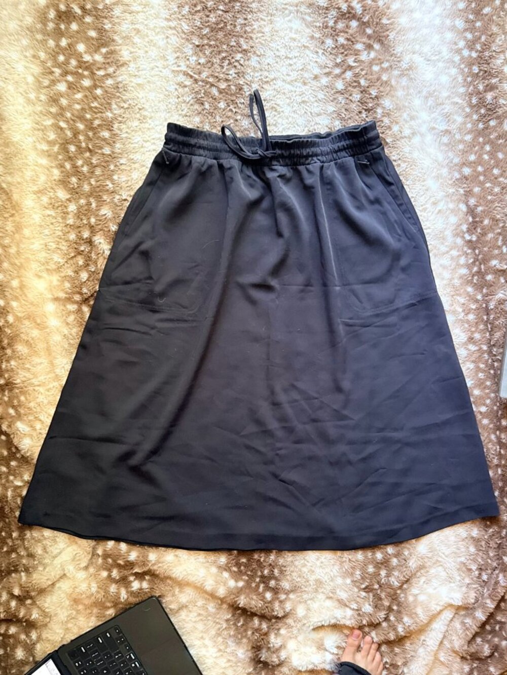 Size L Spanx Black Flowy Midi Skirt Drawstring Waist  - Picture 4 of 6